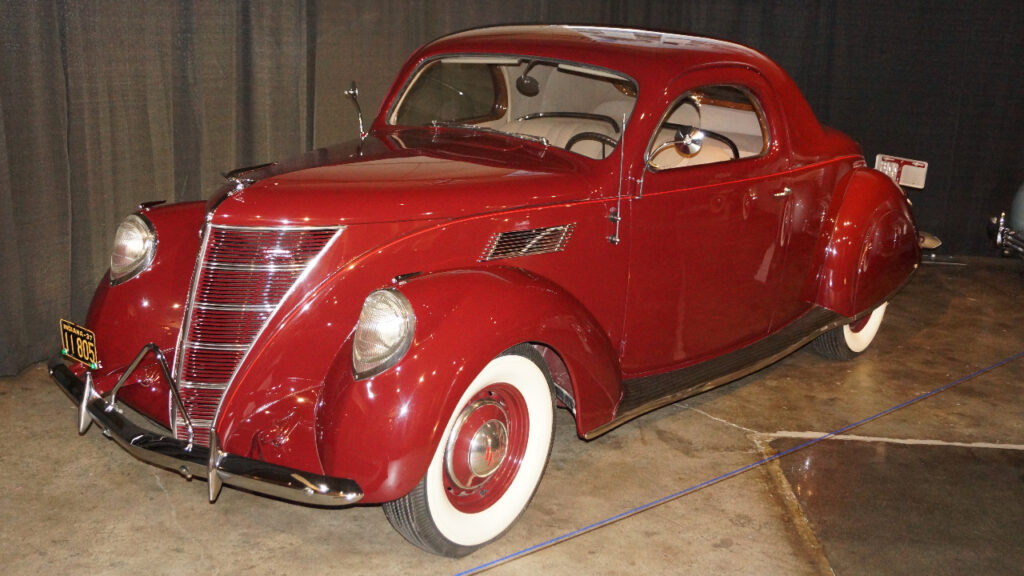 1937 Lincoln Zephyr Model 720
