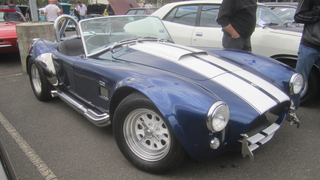 1966 AC Cobra 427 Shelby (possibly a replica)