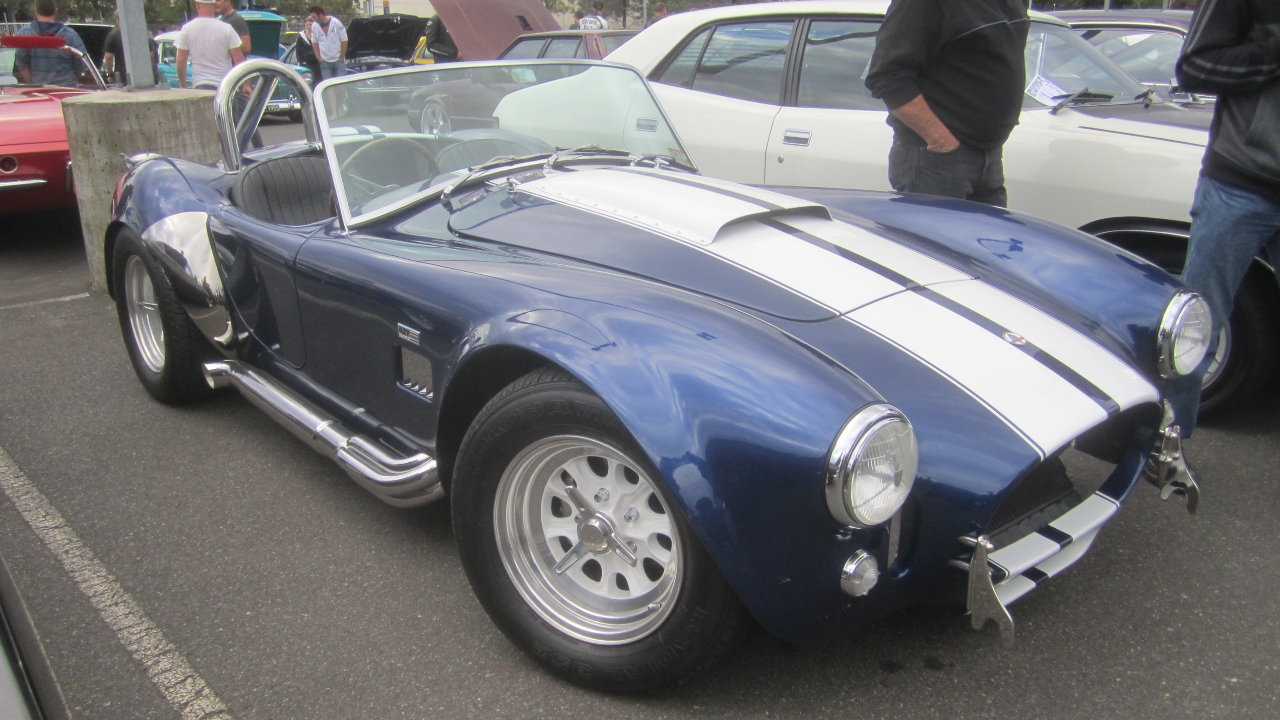 1966 AC Cobra 427 Shelby (possibly a replica)