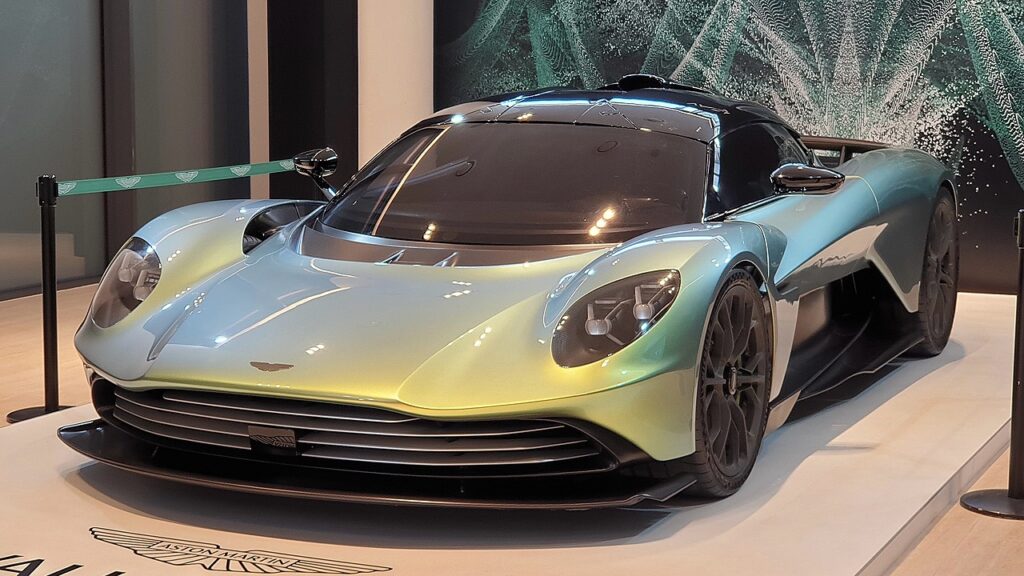 Aston Martin Valhalla