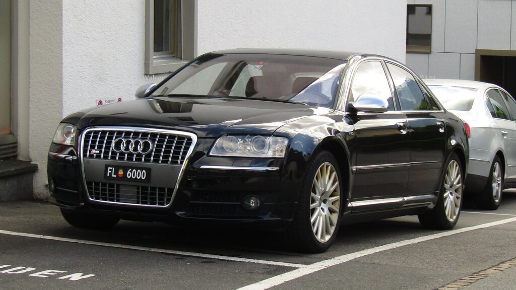 Audi S8