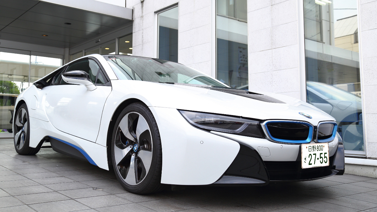 White BMW i8 taken from front right