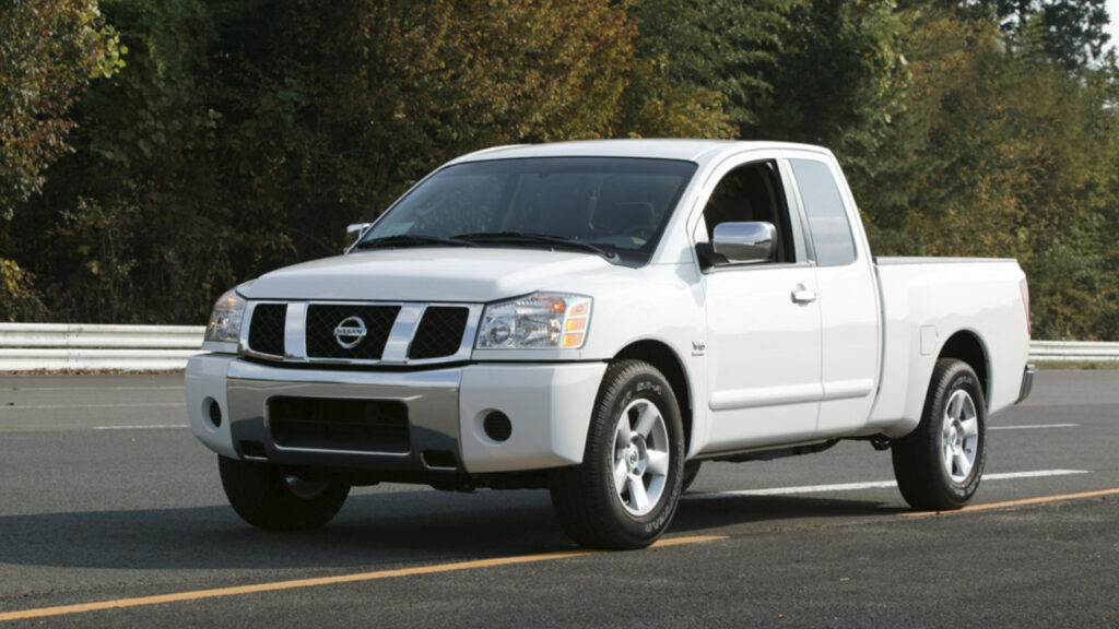 Nissan Titan King Cab '05 (extended cab)