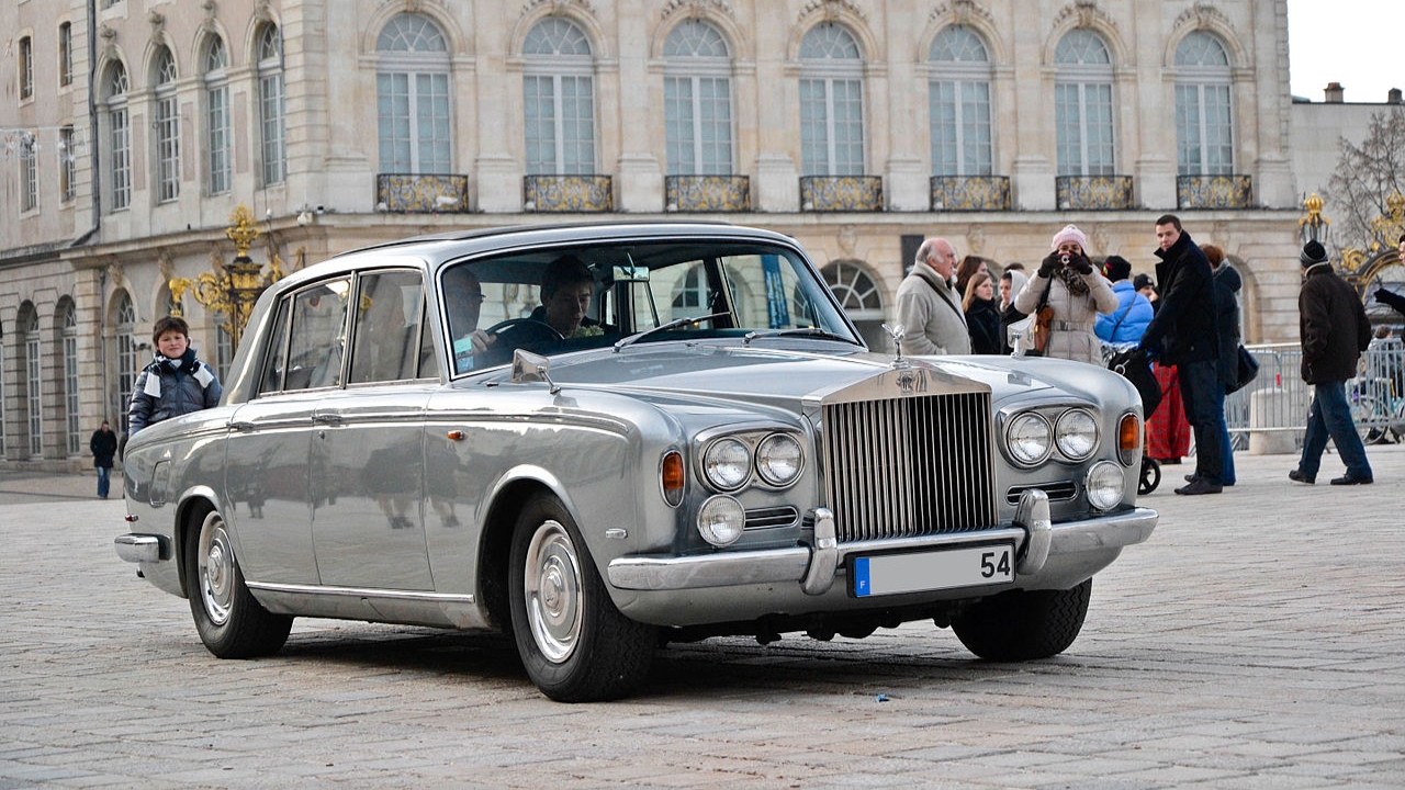 Look Rich Without Going Broke: 13 Cars That Pull It Off