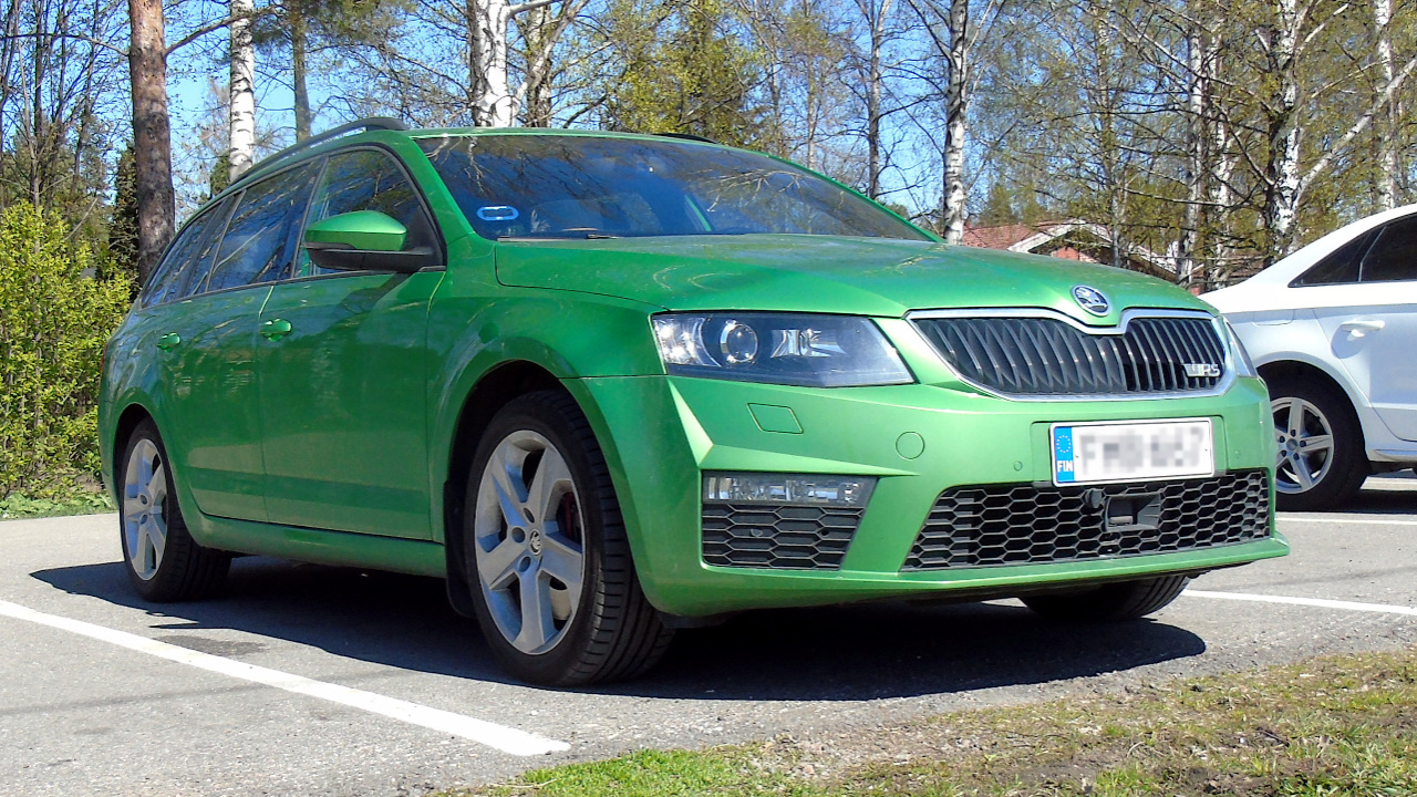 Škoda Octavia vRS Estate family car at Helsinki Pukinmäki 9.5.2020.