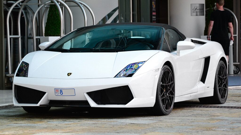 White Lamborghini Gallardo