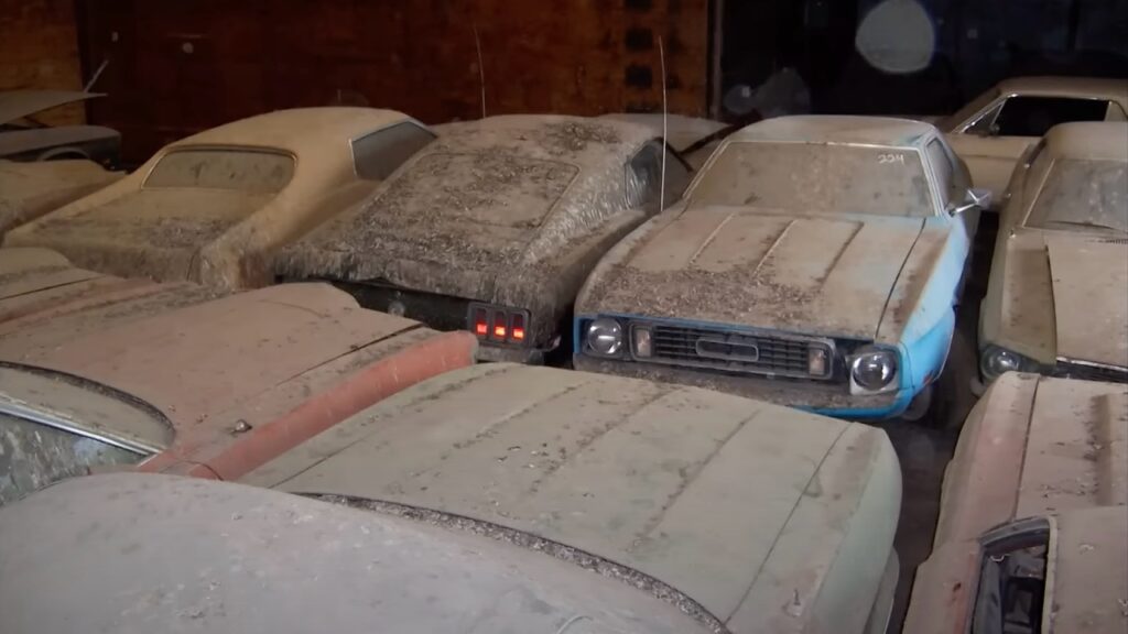 300 car barn find