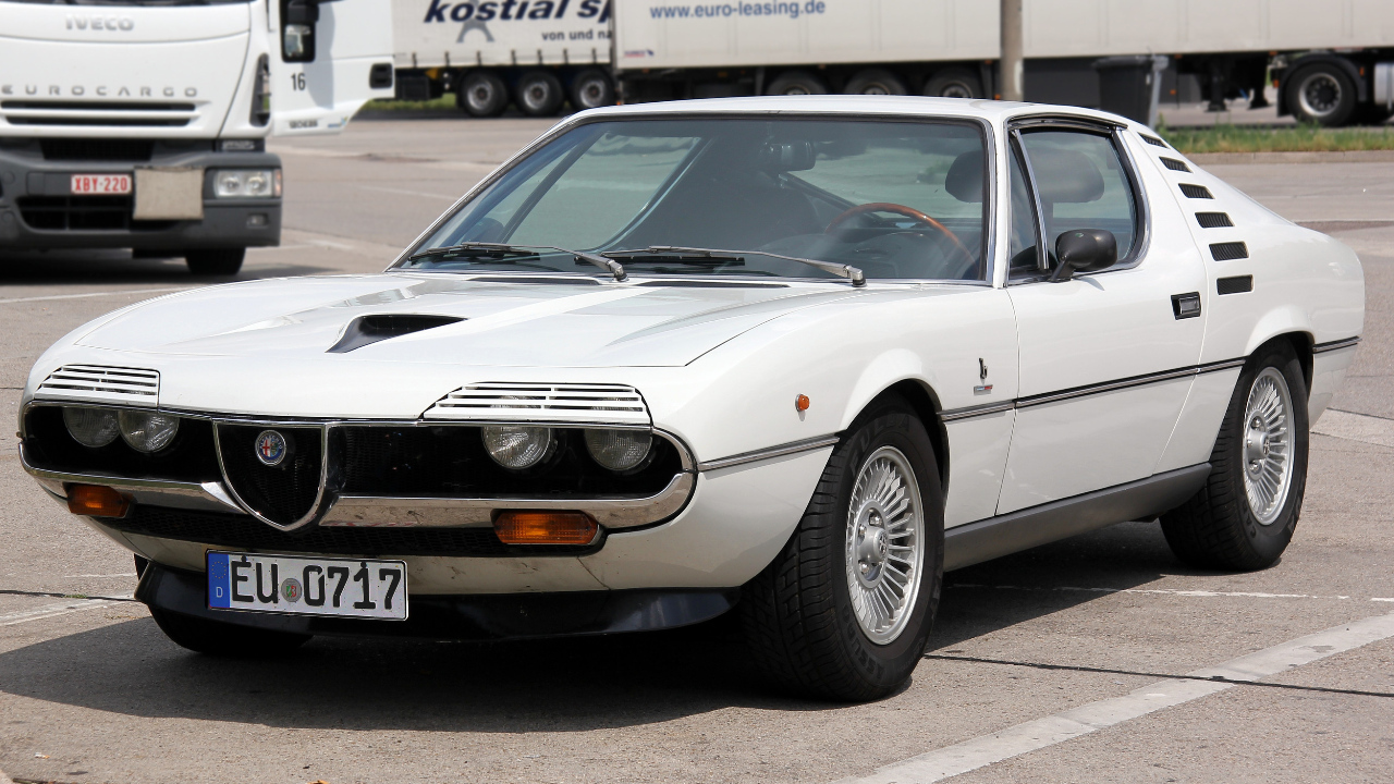 Alfa Romeo Montreal