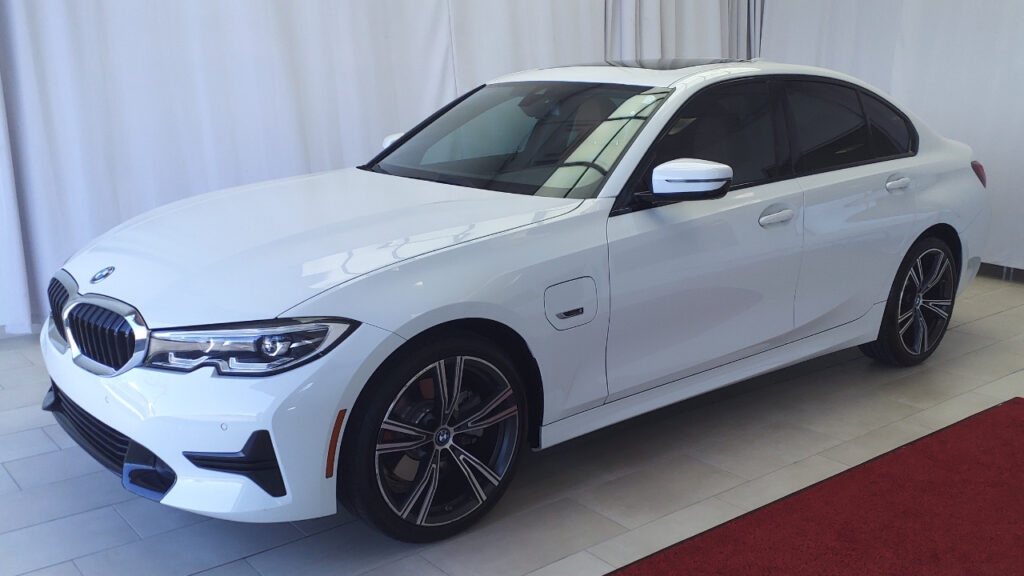 22 BMW 330e iPerformance PHEV