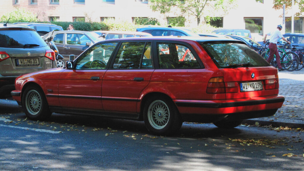 BMW 5 Series Touring (E34)