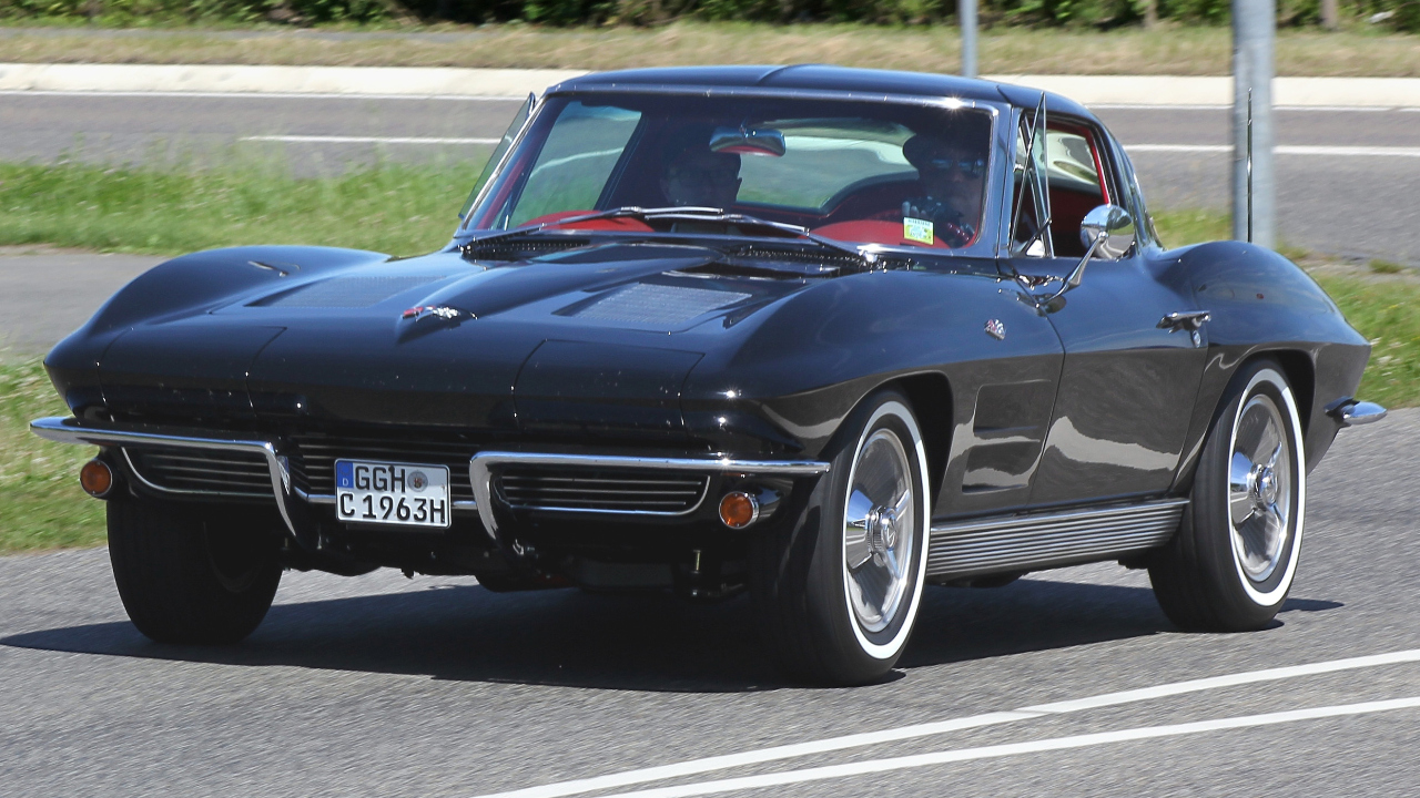 Why the 1963 Corvette split-window remains one of Chevrolet’s boldest decisions