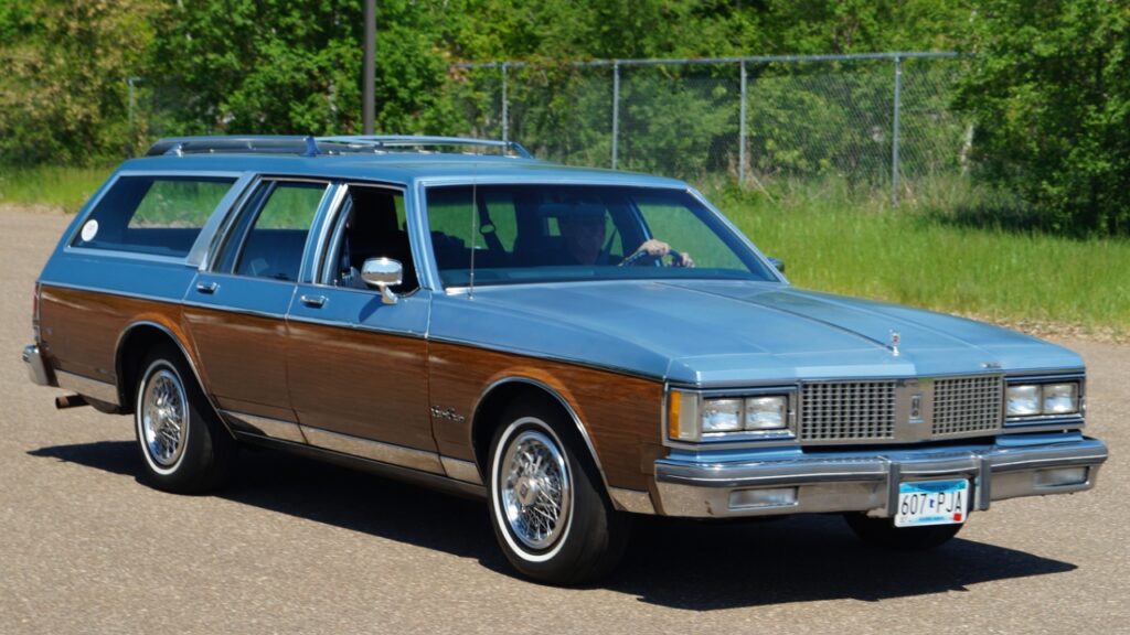 1989 Oldsmobile Custom Cruiser