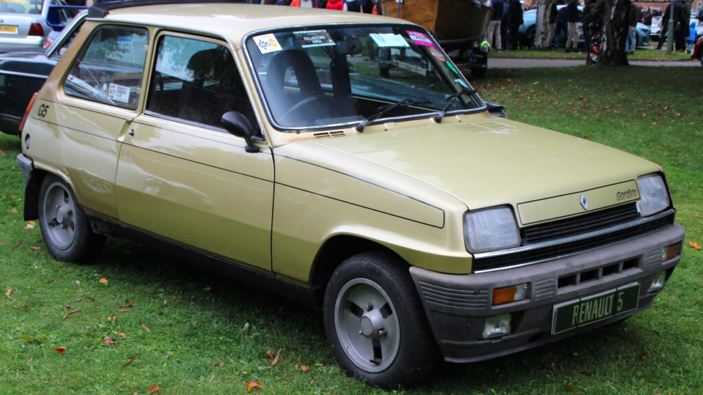 A Renault 5 Gordini taken at Bicester Scramble October 2024.