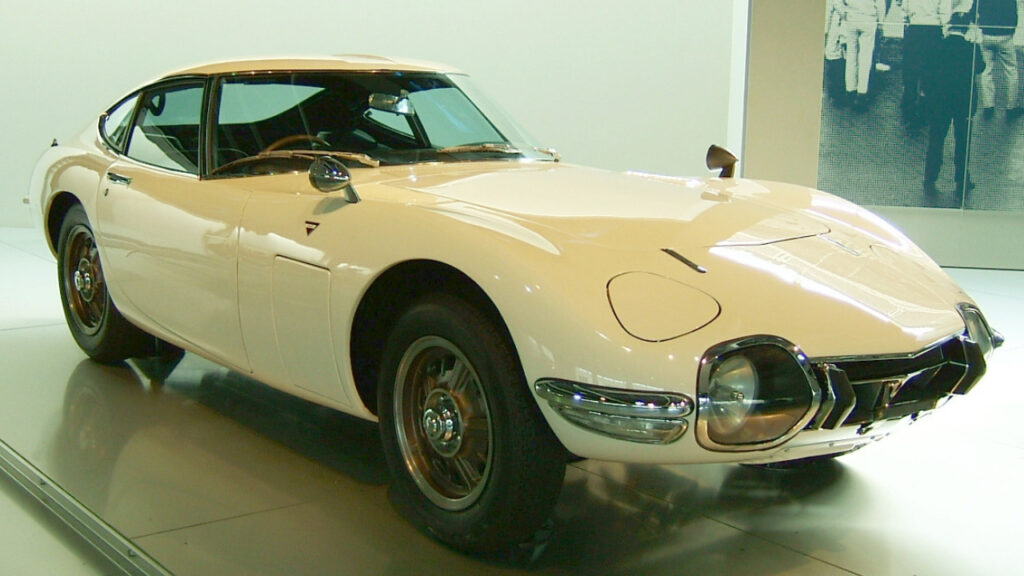 TOYOTA 2000GT