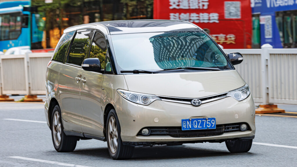 TOYOTA PREVIA