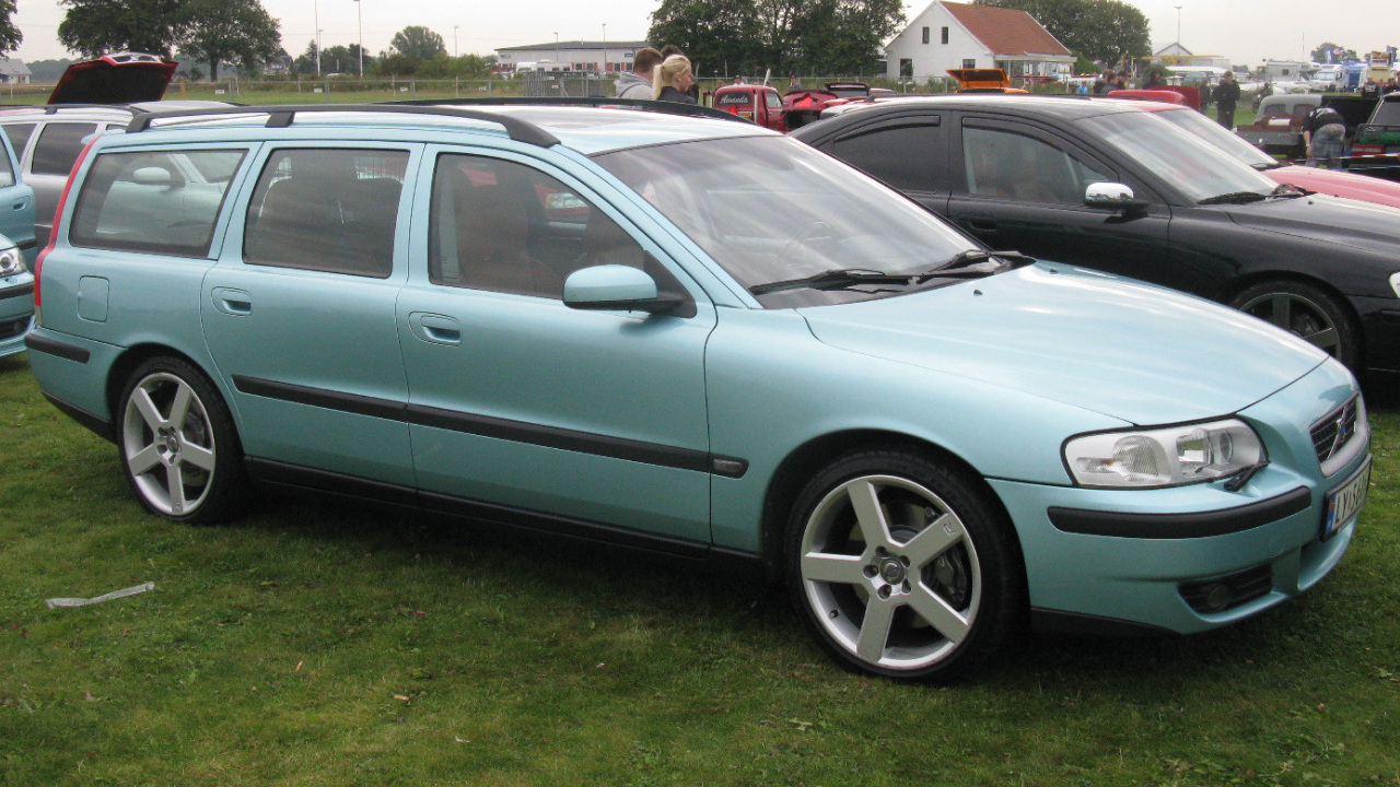 Volvo V70 R