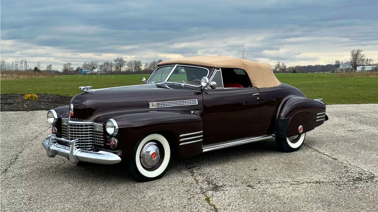 1941 Cadillac Series 62 Convertible Coupe
