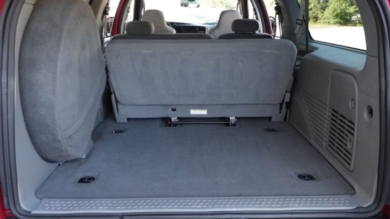 10 Reasons the Ford Excursion Was a Boss - FAST LANE ONLY