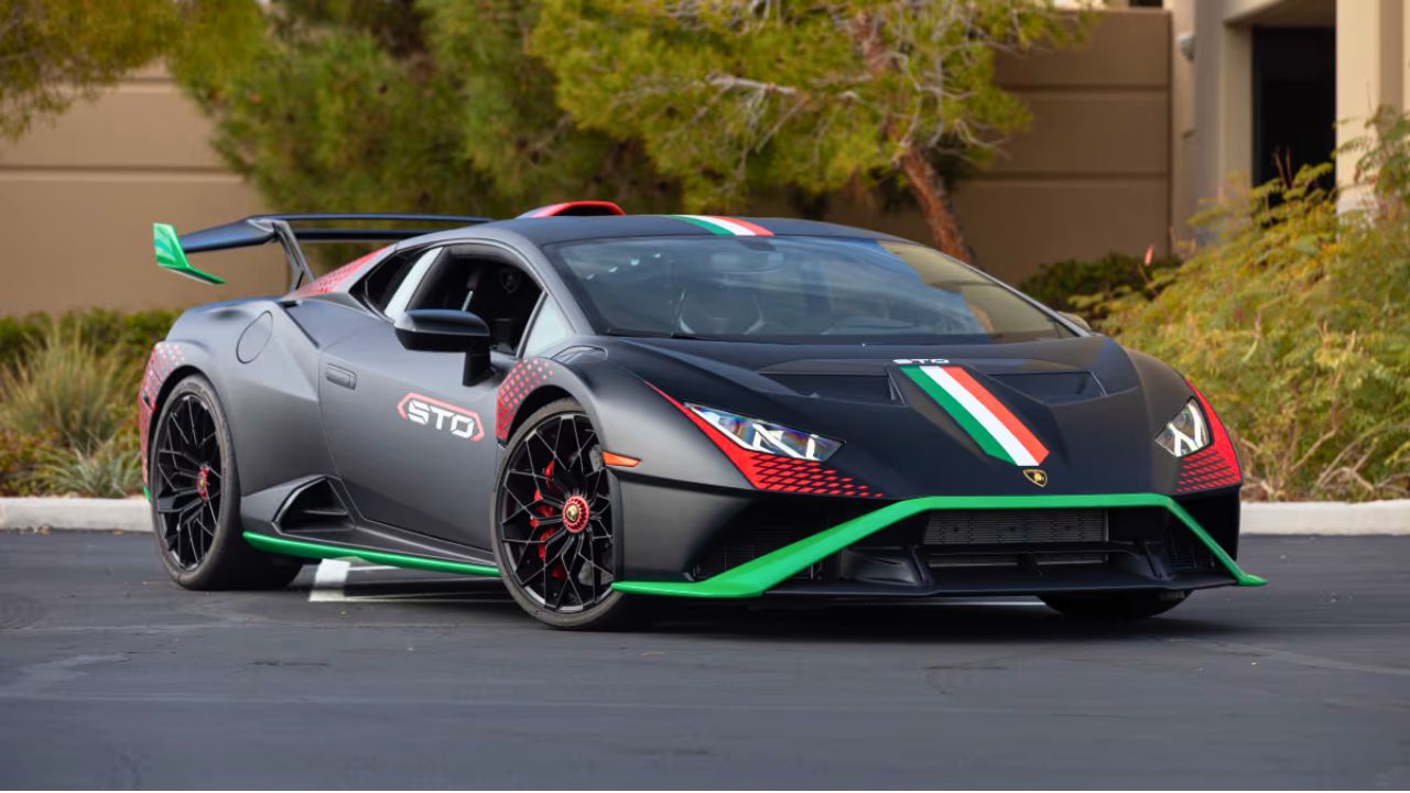 10 Street-Legal Cars That Would Humble an F1 Car at a Stoplight