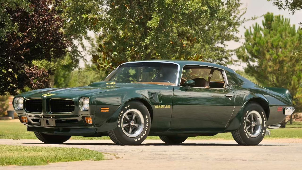 Z28 or Trans Am: Which was the better buy?