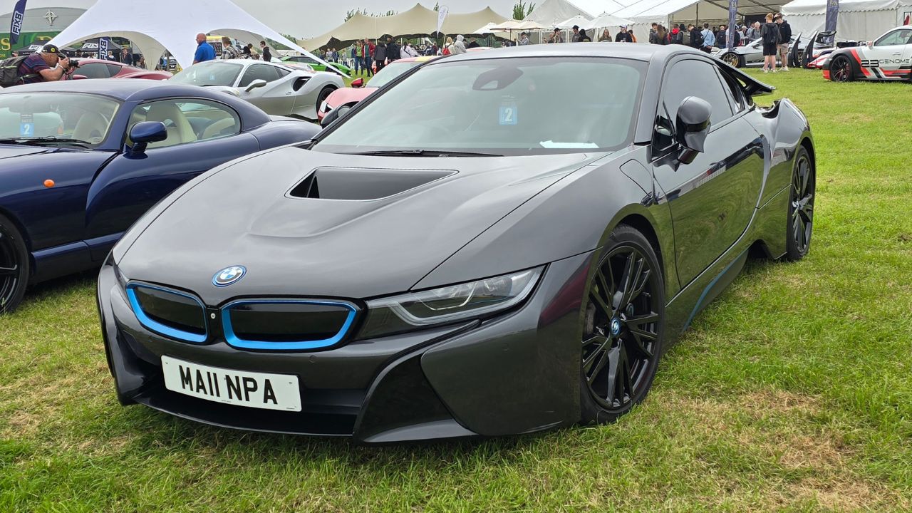BMW i8