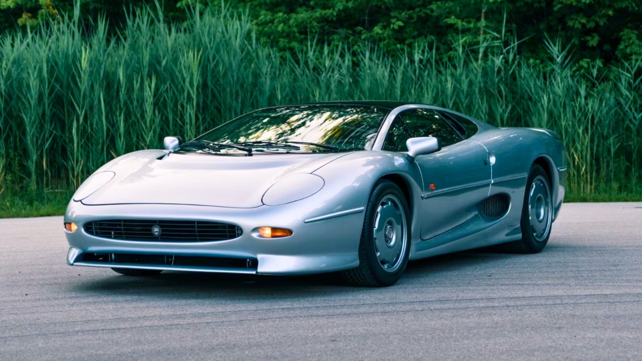 XJ220: Jaguar’s Forgotten Supercar