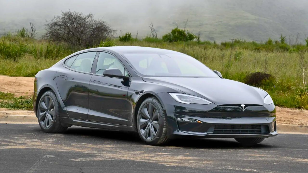2022 Tesla Model S Plaid