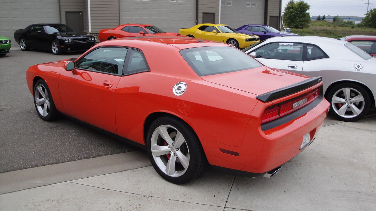 08 Dodge Challenger SRT 8