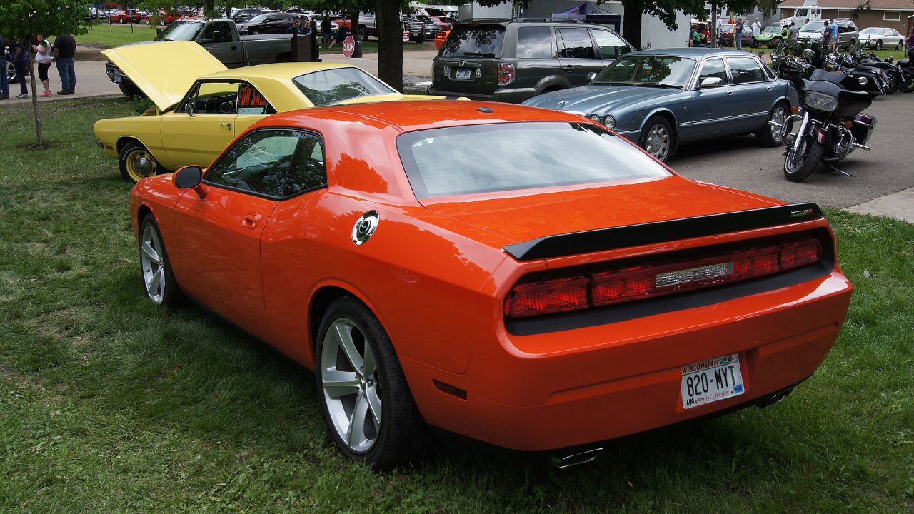 08 Dodge Challenger SRT8