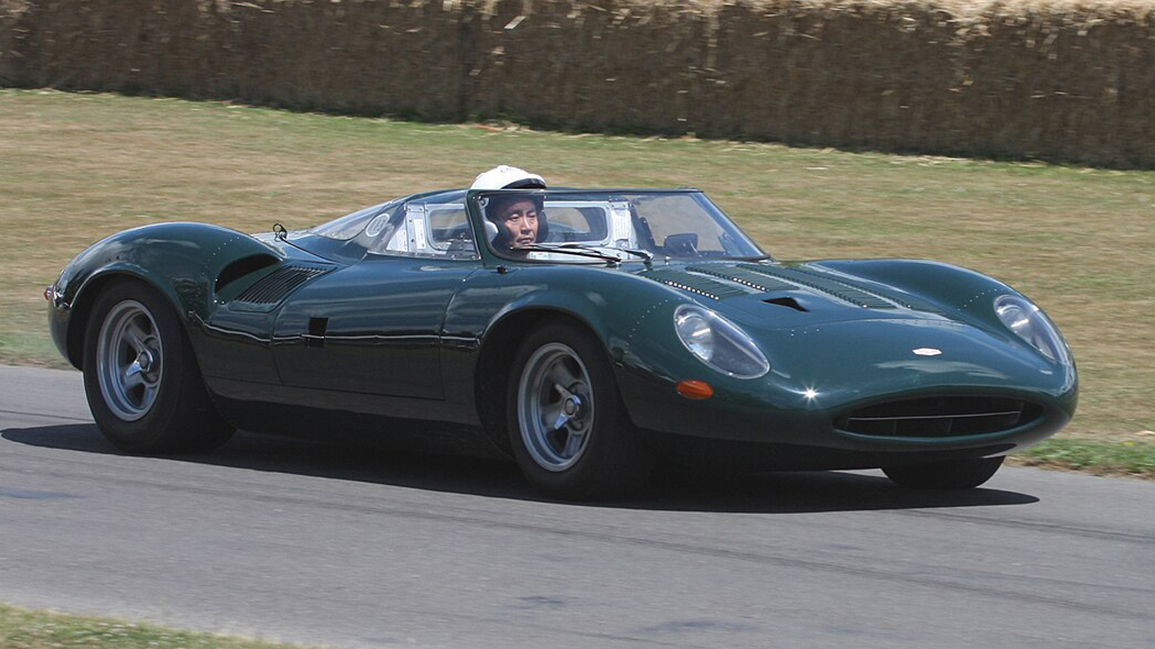 1280px-1966JaguarXJ-13