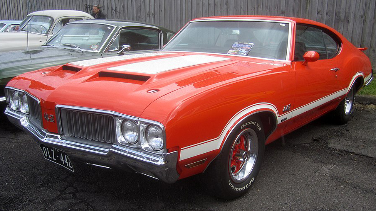 1280px-1970_Oldsmobile_442_W30_(2)