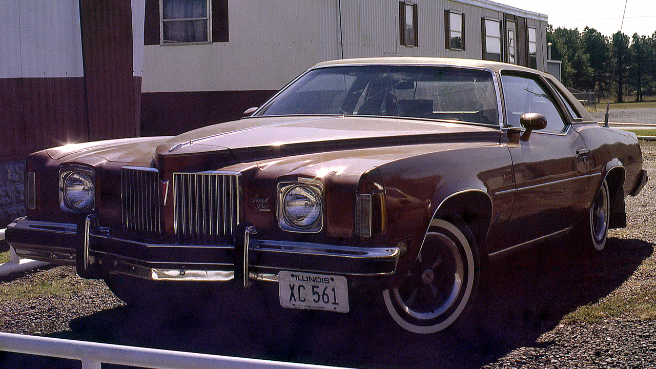 1280px 1974_Pontiac_Grand_Prix_SJ_-_6cf