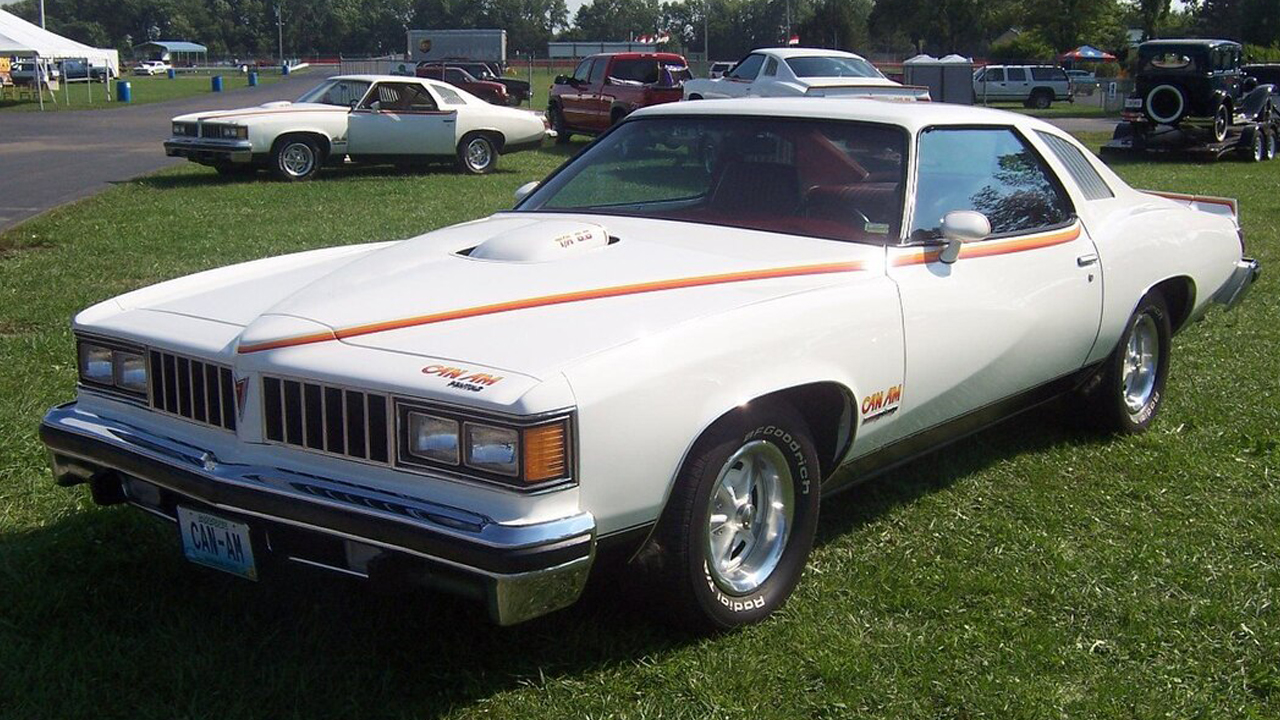 1280px-3_Can_Ams_at_Norwalk_30th_Anniv