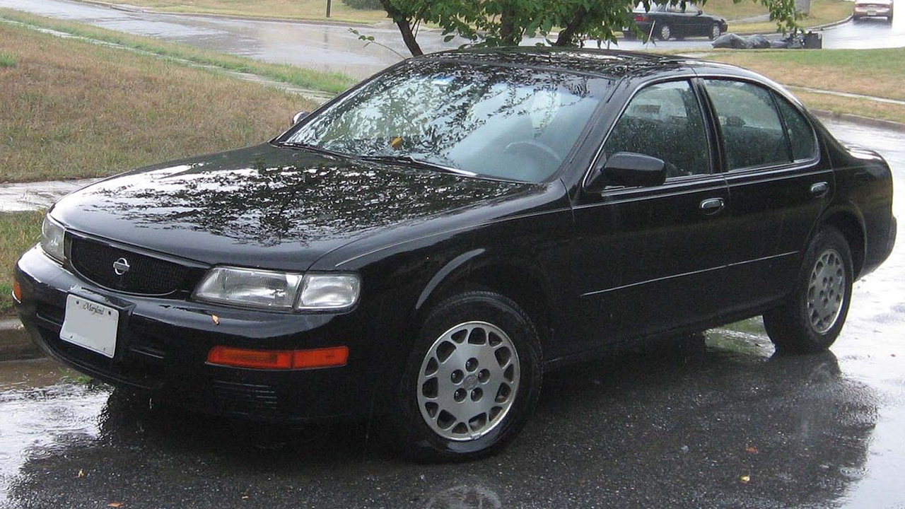 1280px-95-96_Nissan_Maxima