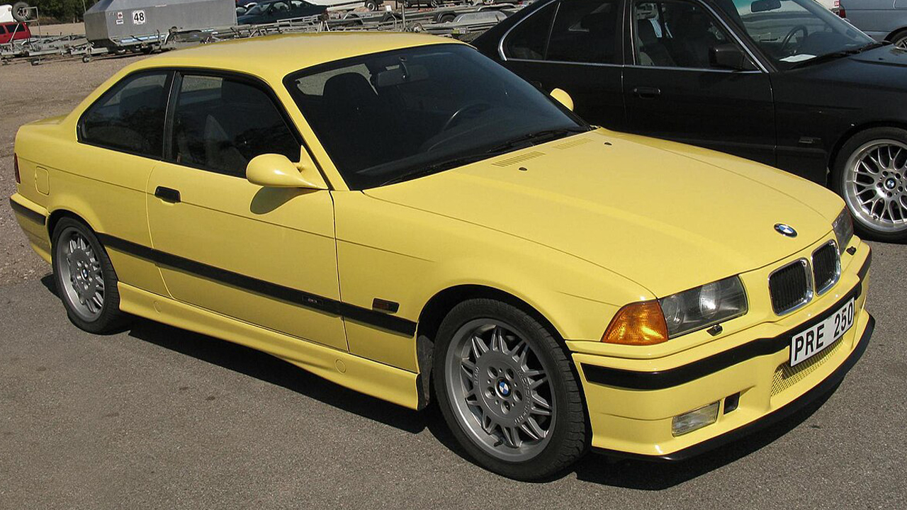 1280px-BMW_M3_Coupé_E36_(5704675459)