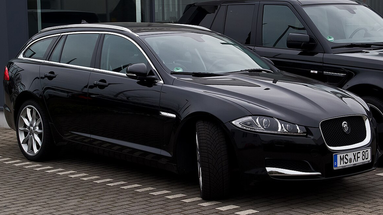 1280px-Jaguar_XF_Sportbrake_3.0_D-S_(Facelift)_–_Frontansicht,_21._April_2013,_Münster