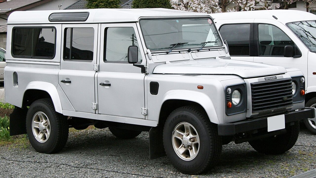 1280px-Land_Rover_Defender_110