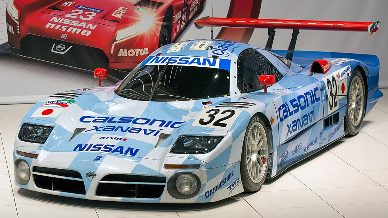 1280px-Nissan_R390_GT1_(1998)_front-left_2015_Nissan_Global_Headquarters_Gallery