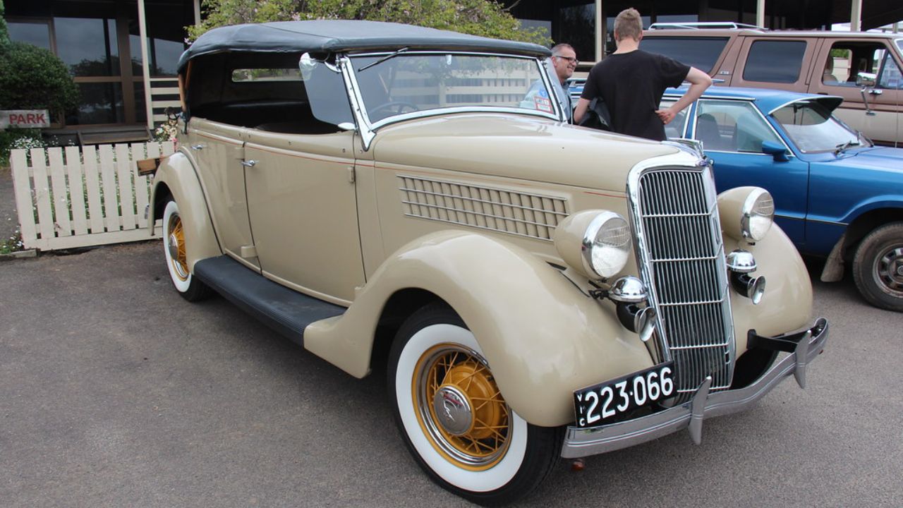 1935 Ford Model 48 Deluxe Phaeton