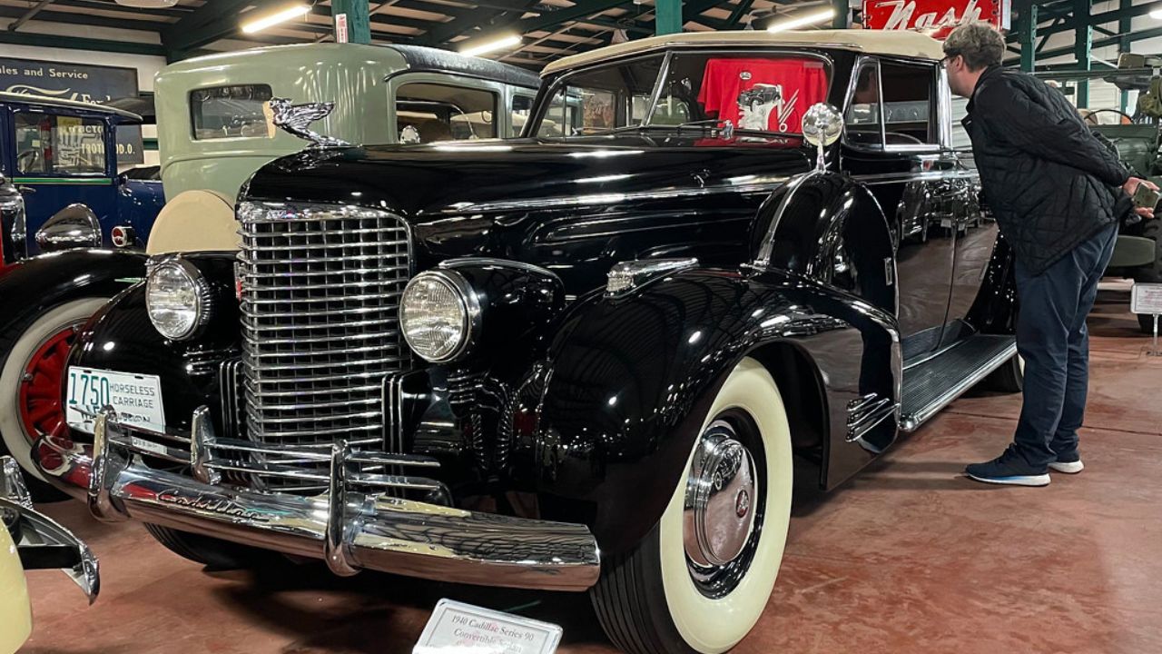 1940 Cadillac Series 90 Convertible Sedan