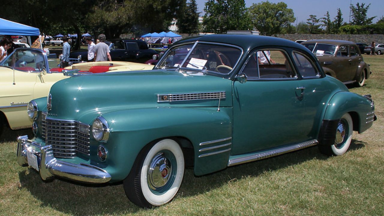 1941 Cadillac Series 62 coupe - turquoise -fvl1