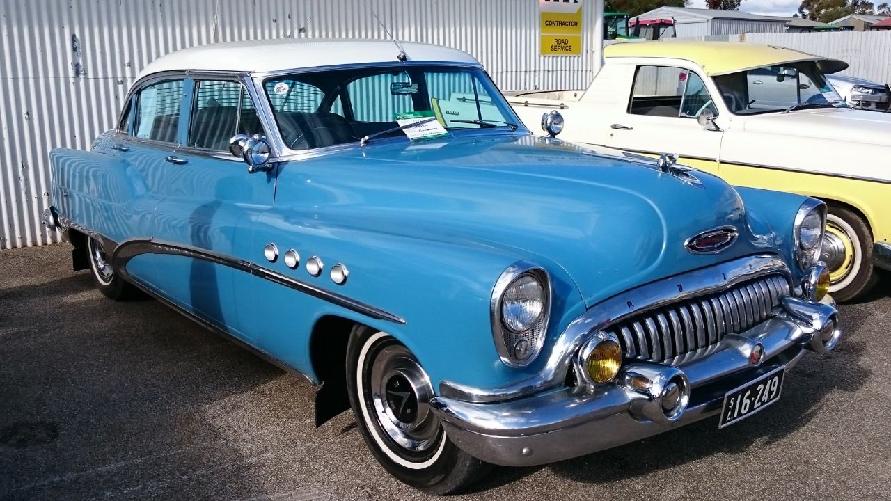 1953 Buick Roadmaster Riveria Sedan