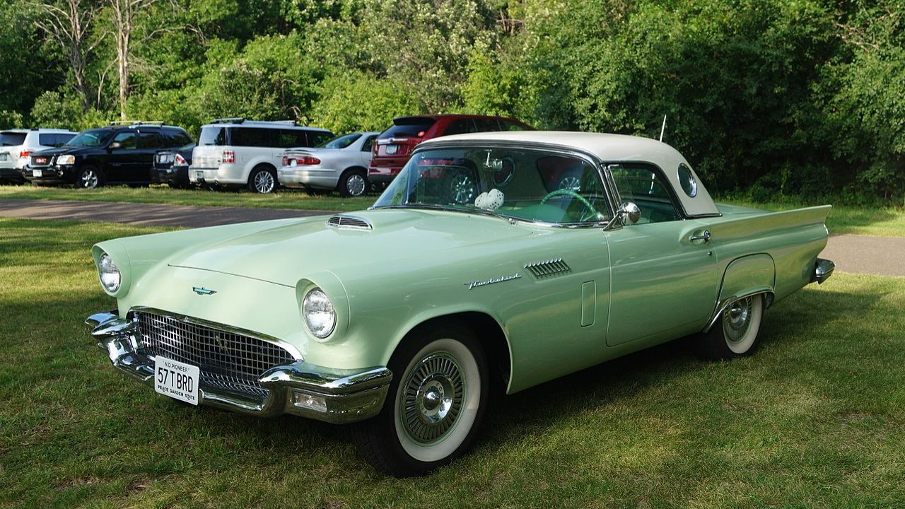1957 Ford Thunderbird