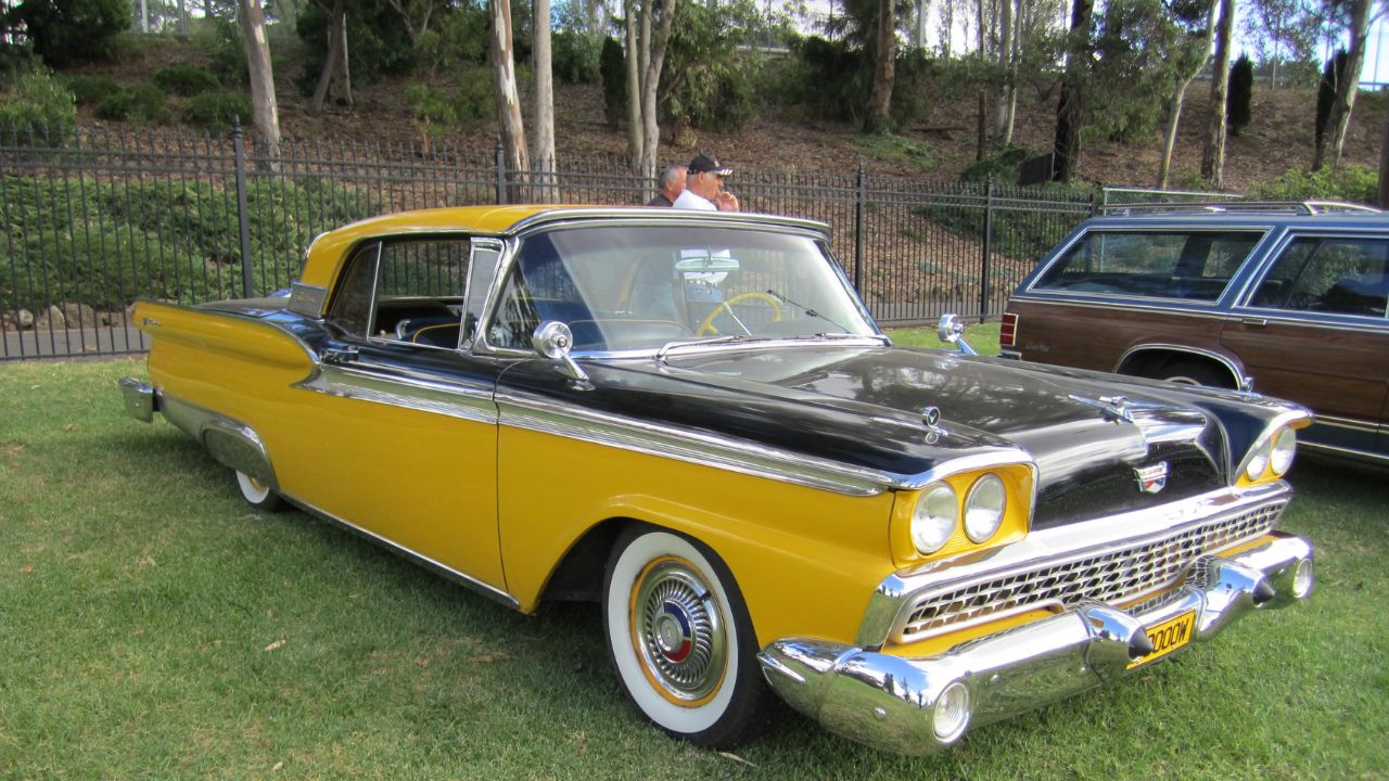 1959 Ford Fairlane 500 Skyliner (2)