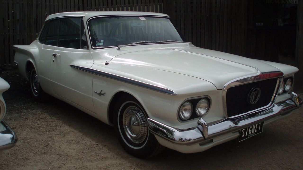 1962 Plymouth Valiant V-200 Signet hardtop