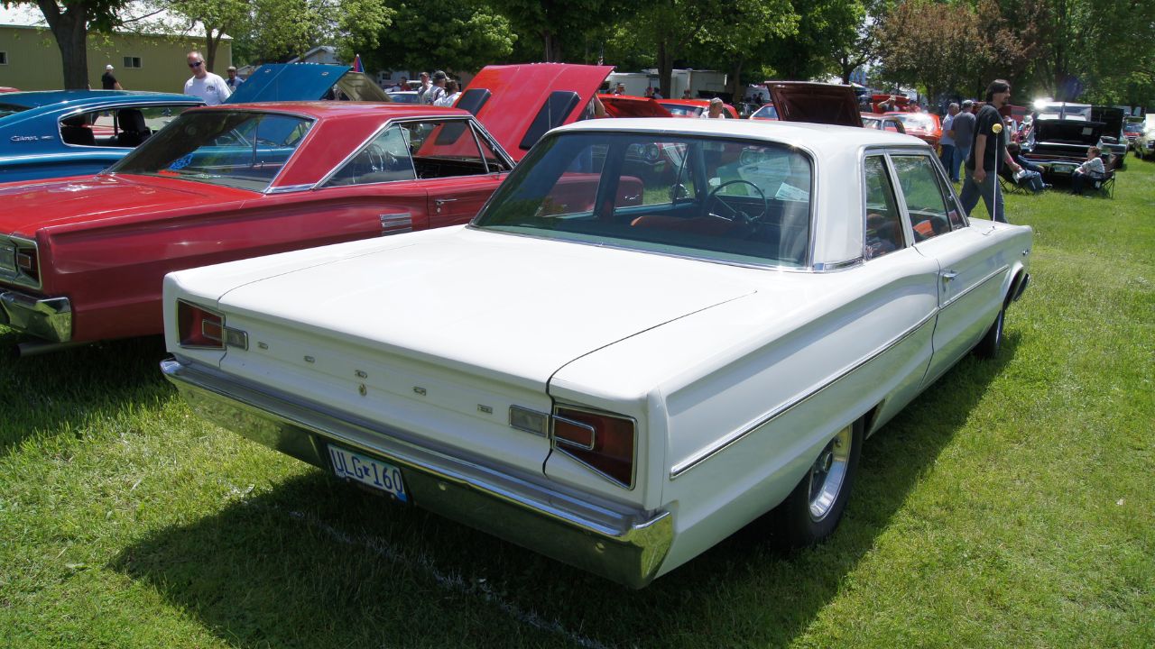 1966 Dodge Coronet Deluxe (8965194256)