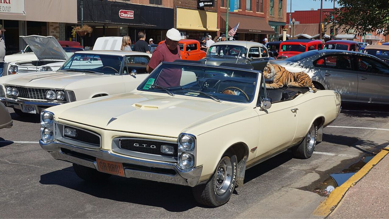 1966 GTO with Factory AC and Tri-Power