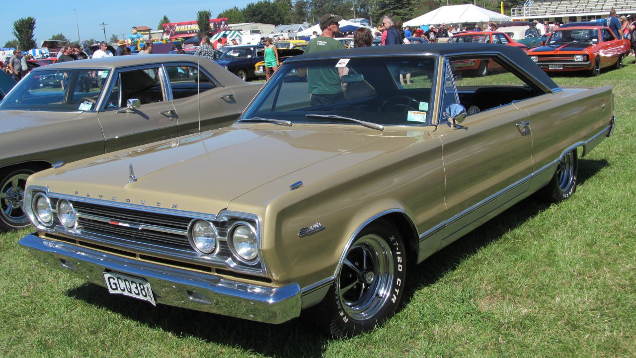 GCQ384 This was absolutely mint and completely original as well - not often the case with American cars as we all know. It's also interesting in my opinion as it's not a car often seen at US car shows - most of the time there are just rows of custom Mustangs, Corvettes, Camaros etc, so this was a lovely surprise.
