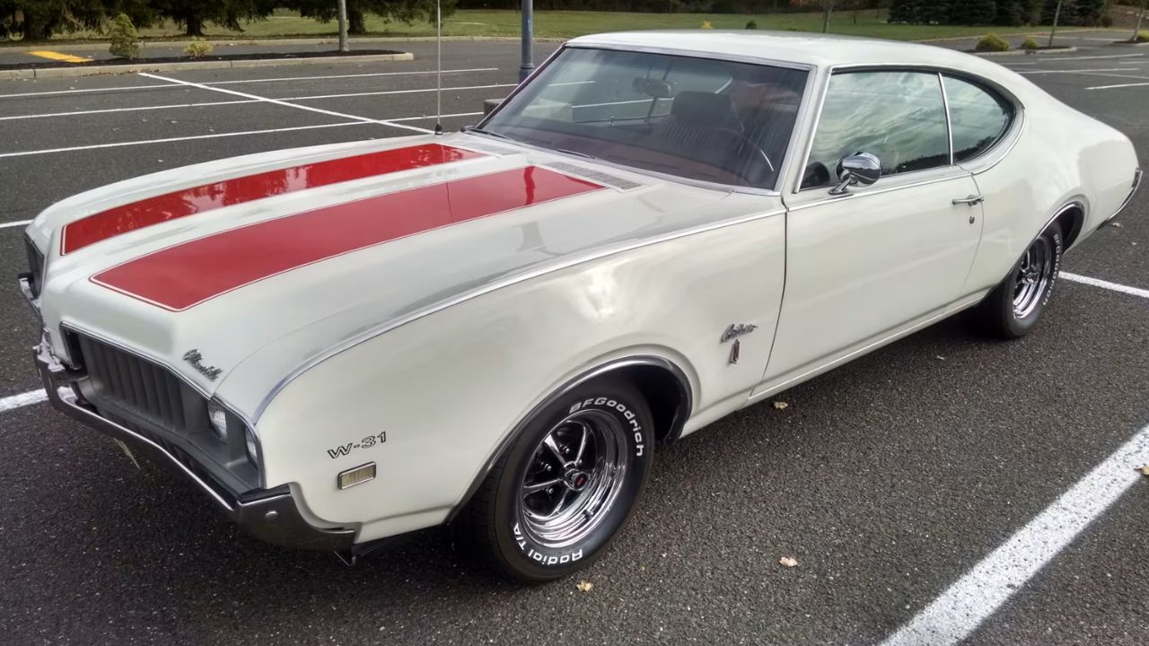 1969 Oldsmobile Cutlass W-31 (2)