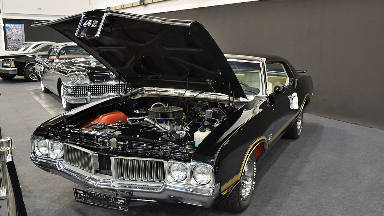 The 442 W-30 used engineering tricks that most buyers never noticed